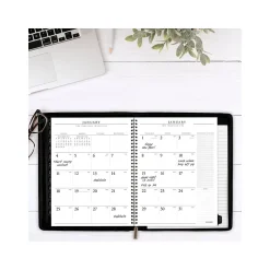 AT-A-GLANCE 2025 Executive 8.25