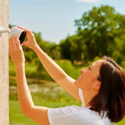 Security Cameras & Systems<Arlo Pro 5S 2K Wireless Security Camera, White (VMC4060P-100NAS)