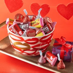 Chocolate<Hershey's and REESE'S Assorted Chocolate Valentine's Candy Bag, 21.7 oz (HEC94591)