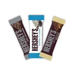 Chocolate<Hershey's Assorted Milk Chocolate and White Creme Candy Party Pack, 31.5 oz (3400093933)