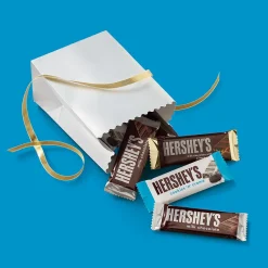 Chocolate<Hershey's Assorted Milk Chocolate and White Creme Candy Party Pack, 31.5 oz (3400093933)