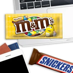 Chocolate<Mars Variety Pack M&M'S, SNICKERS, TWIX & 3 MUSKETEERS Milk Chocolate Pieces, 48 oz., 30 (220-00084)