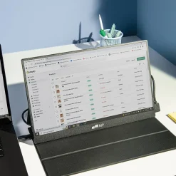 Mobile Pixels Inc. Fold 15.6