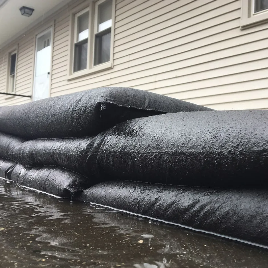 Sorbents & Spill Control<Quick Dam ™ Flood Bags 12" x 24", 20/Box