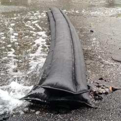 Sorbents & Spill Control<Quick Dam ™ Flood Barriers 3.5" x 17' (204") (QD617-1)