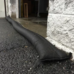 Sorbents & Spill Control<Quick Dam ™ Flood Barriers 3.5" x 17' (204") (QD617-1)