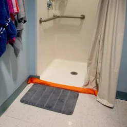 Sorbents & Spill Control<Quick Dam Grab & Go 26-Piece Indoor Flood Control Kit (WUGG4-25)