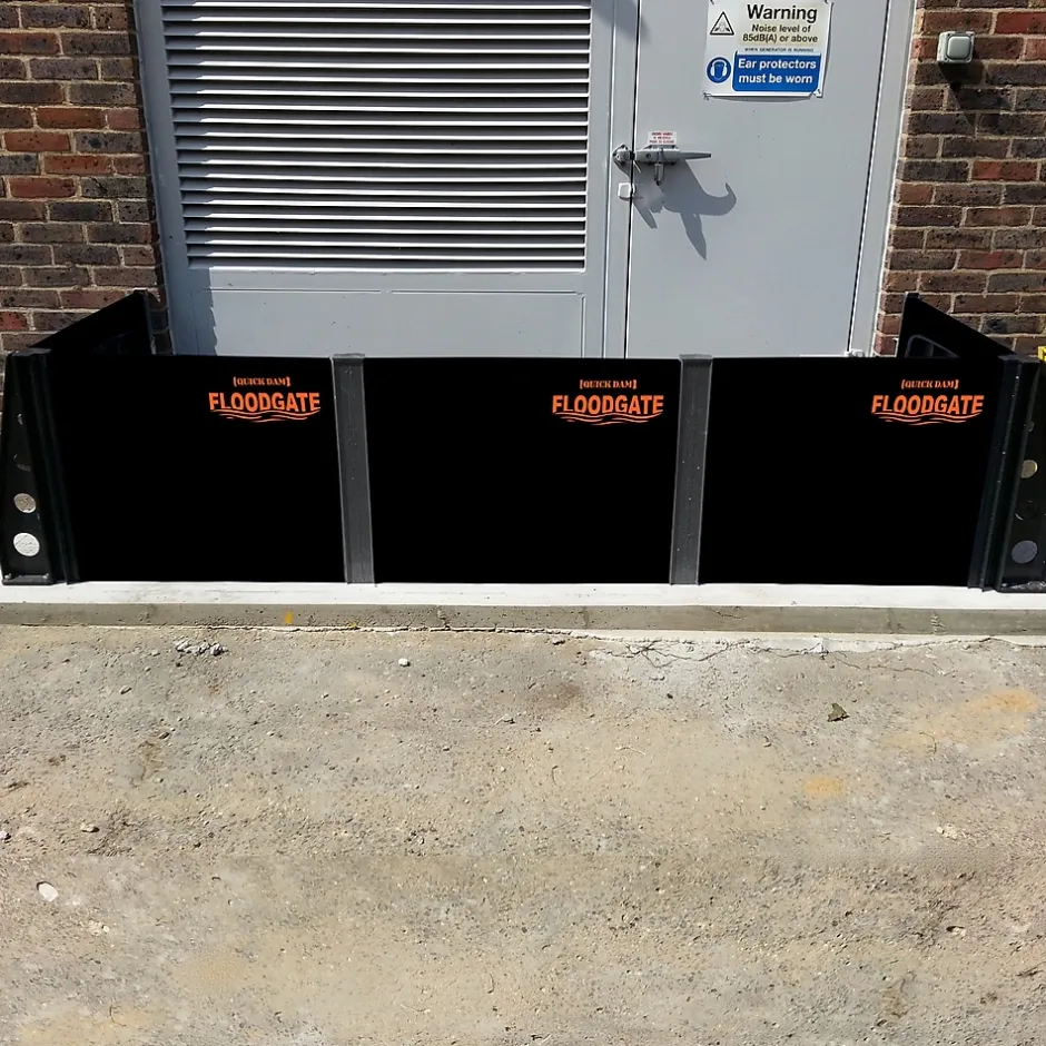 Sorbents & Spill Control<Quick Dam Universal Flood Gate, Flood Doorway Control, Expands 40"-45" (QDFG40)